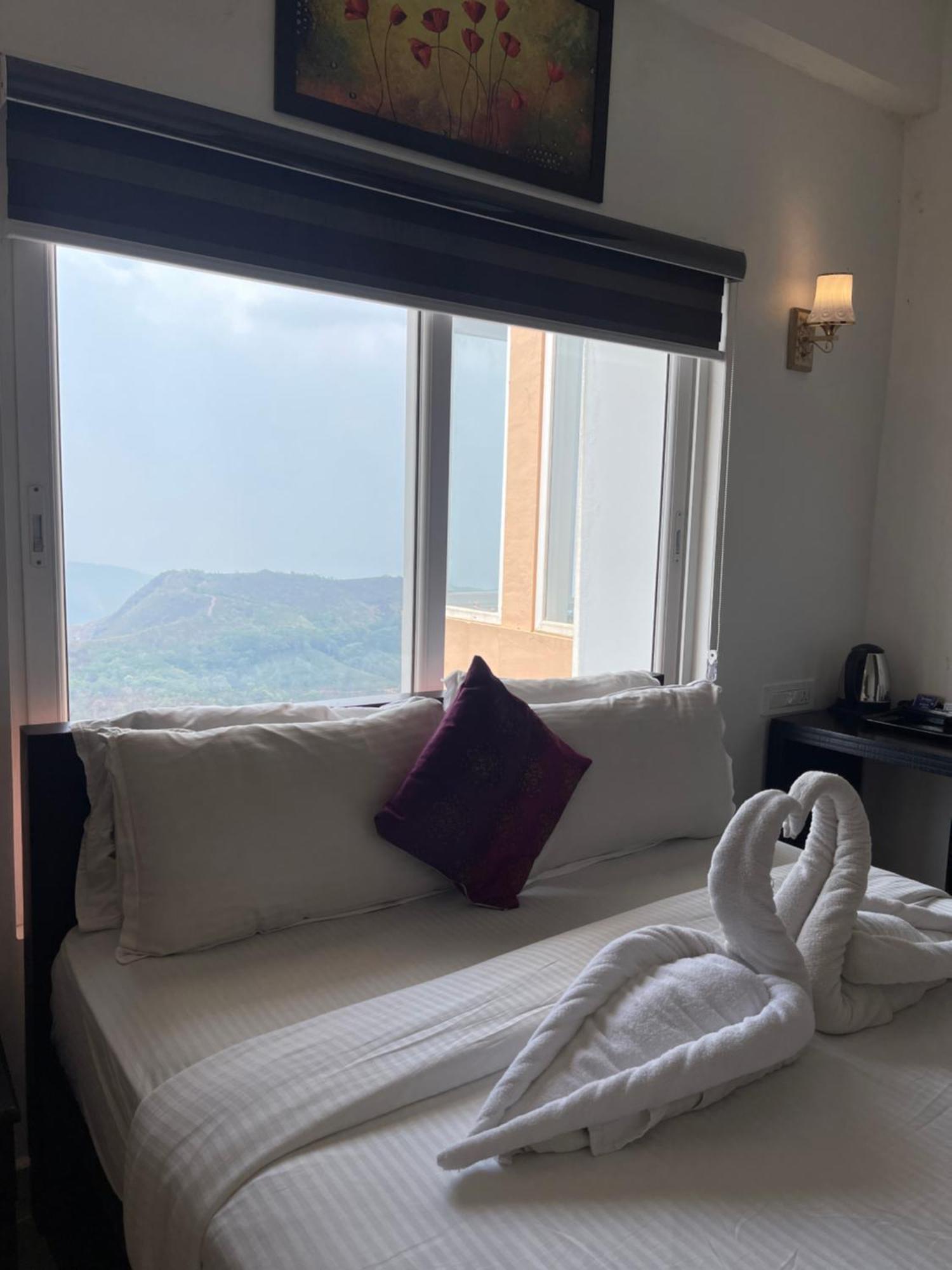 Himasailam Pool Resort Vagamon Exteriör bild